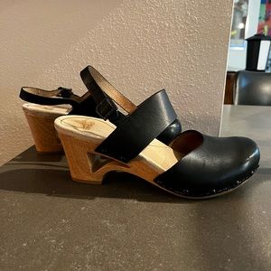 Dansko Thea clog in black